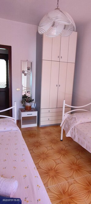 Dormitorio condiviso, 1 camera da letto, fumatori, balcone | 1 camera