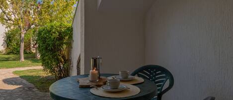 Appartement, 1 chambre, balcon, vue sur le jardin | Extérieur