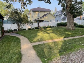 المنطقة المحيطة بالمنشأة