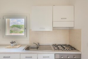 Private kitchen - Elegant Residence Ea Bianca 2 Bedroom With Sea View - Extra Bed Available (Arzachena)
