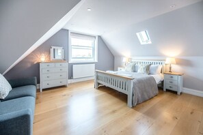 3 makuuhuonetta, silitysrauta/-lauta, Wi-Fi, vuodevaatteet