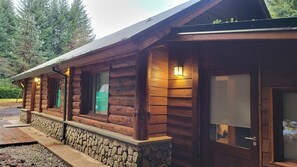 Exterior detail - Remanso del Bosque - Amancay Cabin, Manzano Bay (Puerto Manzano)
