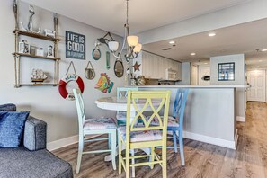 Dining - "Spritz By The Sea” is your beach side paradise! (Tybee Island)