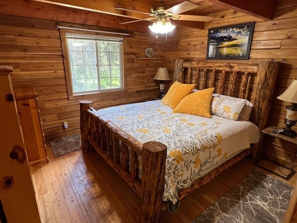 3 bedrooms, free WiFi, bed sheets, wheelchair access