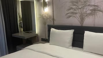 Standard Double Room | Desk, soundproofing