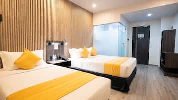 Klassieke driepersoonskamer | Geluiddichte muren, gratis wifi, beddengoed