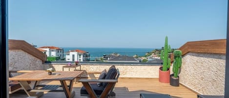 Quarto casal panorâmico, vista para o mar | Terraço/pátio