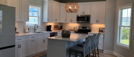 House, 2 Bedrooms | Private kitchen