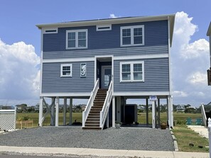House, 2 Bedrooms | Exterior
