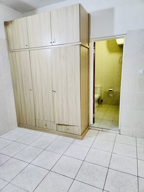 Interior - Executive Space Located in the Heart of Accra inside Osu with a quiet atmosphere (Accra)