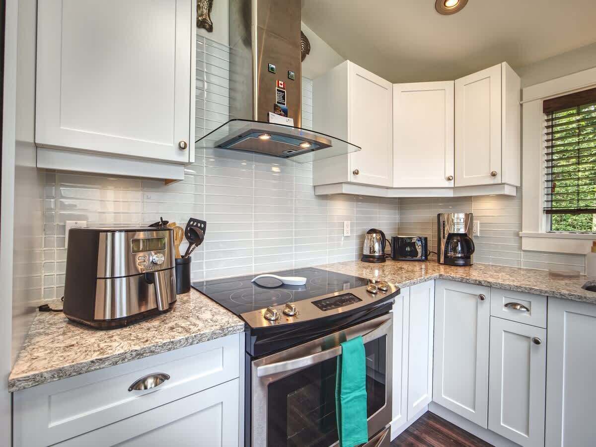 Mikrowelle, Ofen, Herdplatte, Geschirrspüler