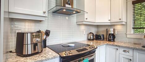 Mikrowelle, Ofen, Herdplatte, Geschirrspüler