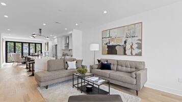 TV, fireplace, streaming services