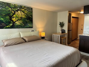 Schreibtisch, Bügeleisen/Bügelbrett, kostenloses WLAN, Bettwäsche