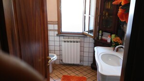 Dormitorio compartido, 1 habitación, para fumadores, balcón | Baño