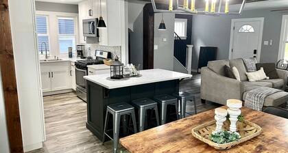 Renovated, Spacious 5 Bedroom. Walk to Notre Dame!