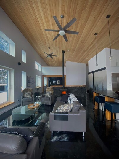 WhiskeyJack Estate