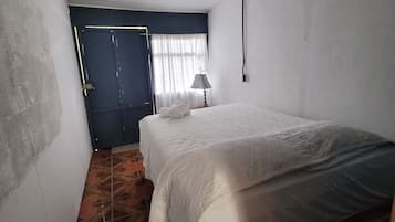4 bedrooms, bed sheets