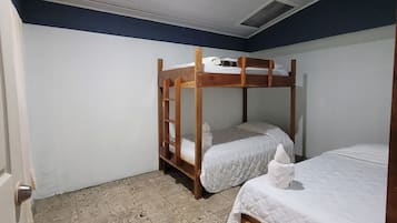 4 bedrooms, bed sheets