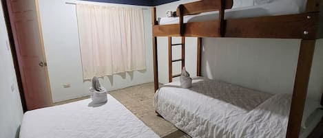 4 bedrooms, bed sheets