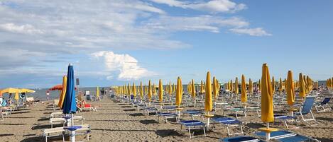 Villa, 3 Bedrooms, Terrace, Garden View | Beach