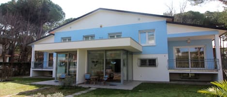 Villa, 3 Bedrooms, Terrace, Garden View | Exterior