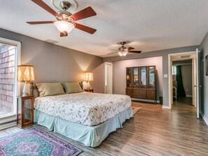 3 bedrooms, travel crib, free WiFi, bed sheets