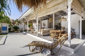 Deluxe Villa, 5 Bedrooms, Private Pool, Pool View | Living area