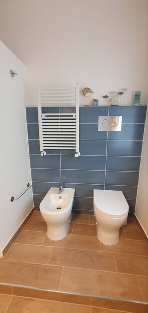 Appartement, 1 chambre, balcon | Équipements de salle de bain