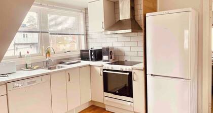 Lovely 3-bed Flat In Stockholm