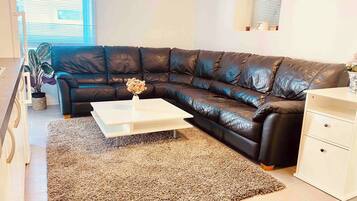 Apartment, 3 Bedrooms | Living area