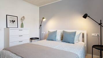 1 sovrum, strykjÀrn/strykbrÀda, gratis wi-fi och sÀngklÀder