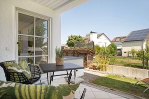 Terrace/patio - Apartment 'Karlotta' with Private Terrace and Wi-Fi (Eriskirch)