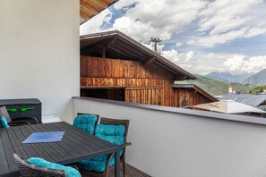 Outdoor dining - Apartment "S'Peaters Imsterberg" with Mountain View, Shared Garden & Wi-Fi (Imsterberg)