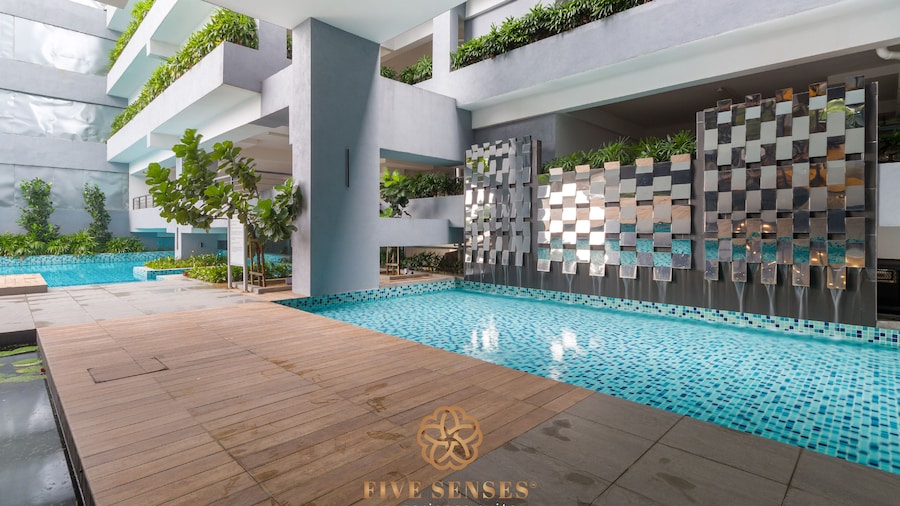 쿠알라룸푸르 뉴 스위트 레지던스, 로암