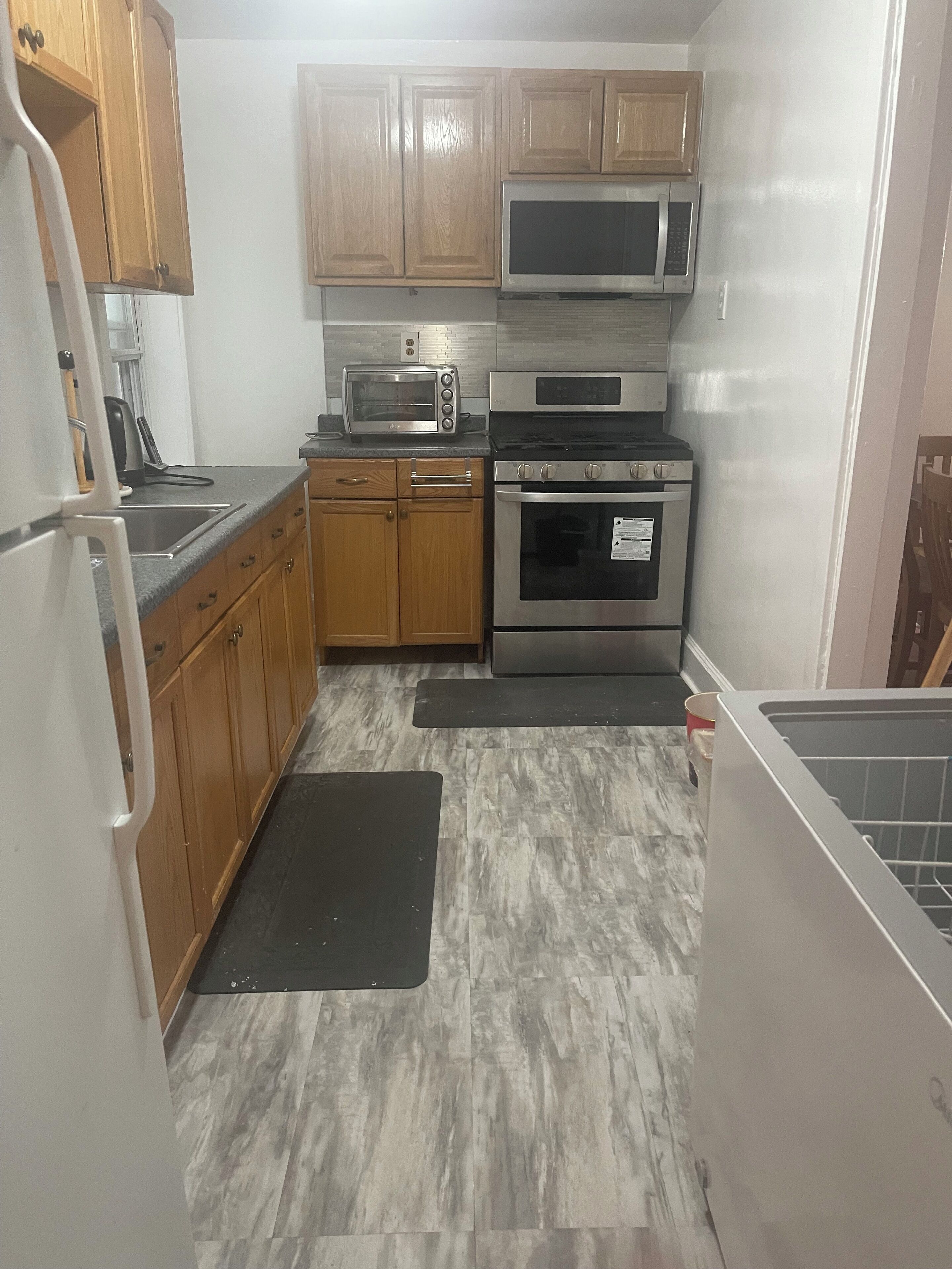 ثلاجة، ميكروويف، فرن، موقد طهي مسطح