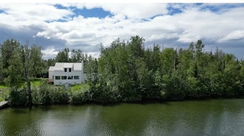 Look at all that lakefront privacy!
