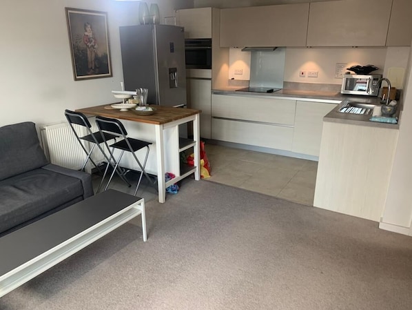 Apartment, 1 Bedroom, Fireplace | Dining room
