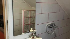 Căn hộ, 1 phòng ngủ, ban công, quang cảnh vườn | Phòng tắm