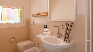 Apartamento, 1 habitación, balcón | Baño