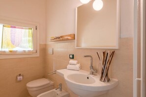 Apartment, 1 Schlafzimmer, Balkon | Badezimmer