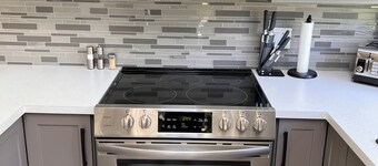 New, Quiet, and Bright private detached house with AC.