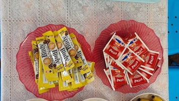 Shared Dormitory | In-room dining