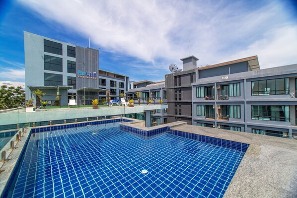 6 indoor pools, 10 outdoor pools - Relife Windy by space B228 (Rawai)