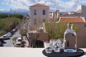 Apartment, 2 Bedrooms, Balcony, Garden View | Outdoor dining - Venetian Owl, 1min To Lighthouse (Chania)