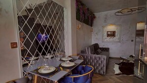 Dining - The Royalty Apartment old Town Center (Bucharest)