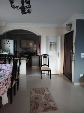 Shared Dormitory, 1 Bedroom, Smoking, Balcony | Interior