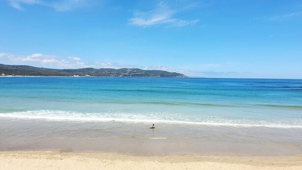 Unclassified image, 1 of 17, button - Buffels Bay, Family Home Near Knysna (Knysna)