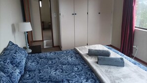 Unclassified image, 3 of 17, button - Buffels Bay, Family Home Near Knysna (Knysna)
