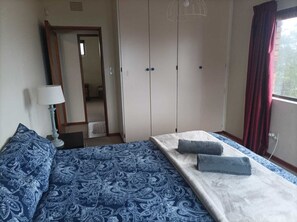 House, 4 Bedrooms, Balcony, Ocean View | 4 bedrooms - Buffels Bay, Family Home Near Knysna (Knysna)